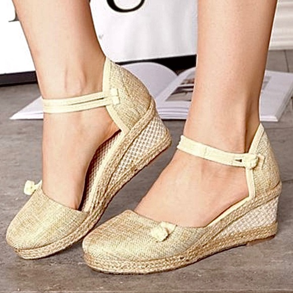 🍓Gomelly Espadrilles Sandal Closed
Toe Heeled Ankle Strap Wedge Heel Beige Sz 6 - Picture 2 of 7